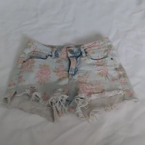 Ripped Floral shorts